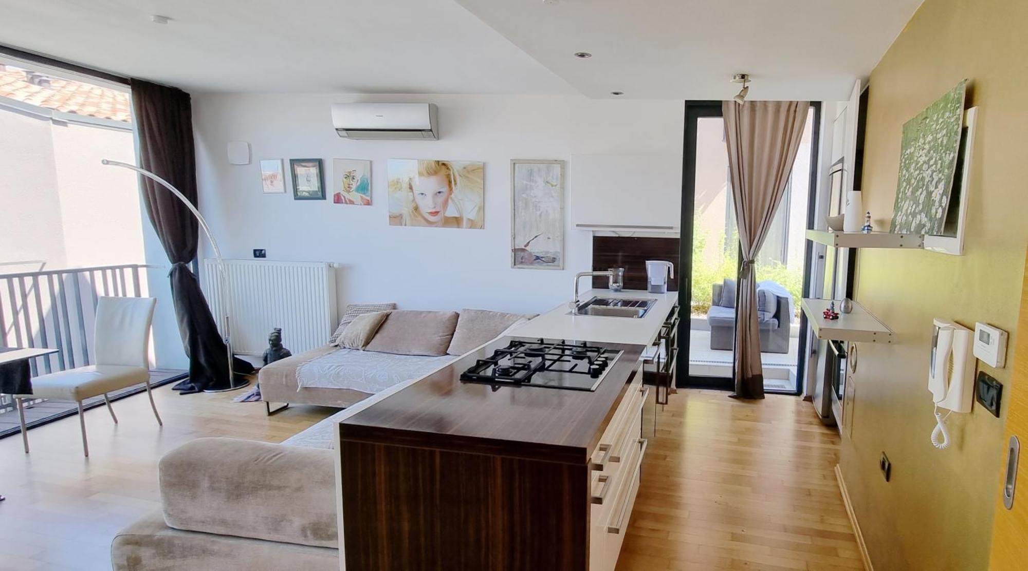 Bella Vista Lux Apartment With Private Terace Koper Buitenkant foto
