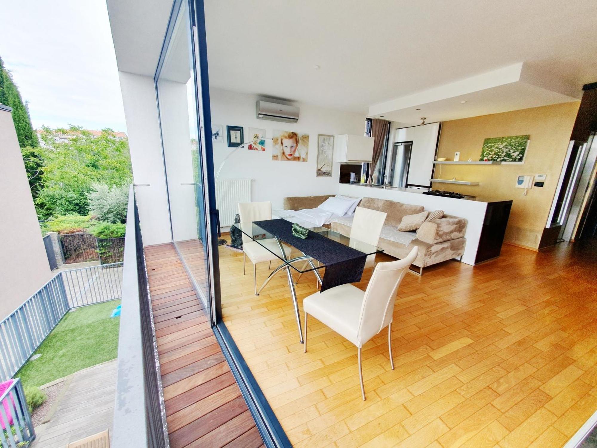 Bella Vista Lux Apartment With Private Terace Koper Buitenkant foto